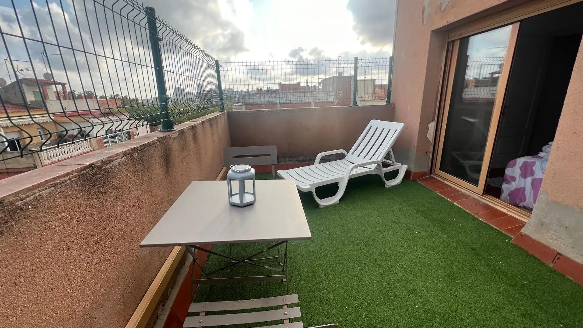 Private Double Room In A Shared Penthouse With Patios Sant Adria de Besos Hostel