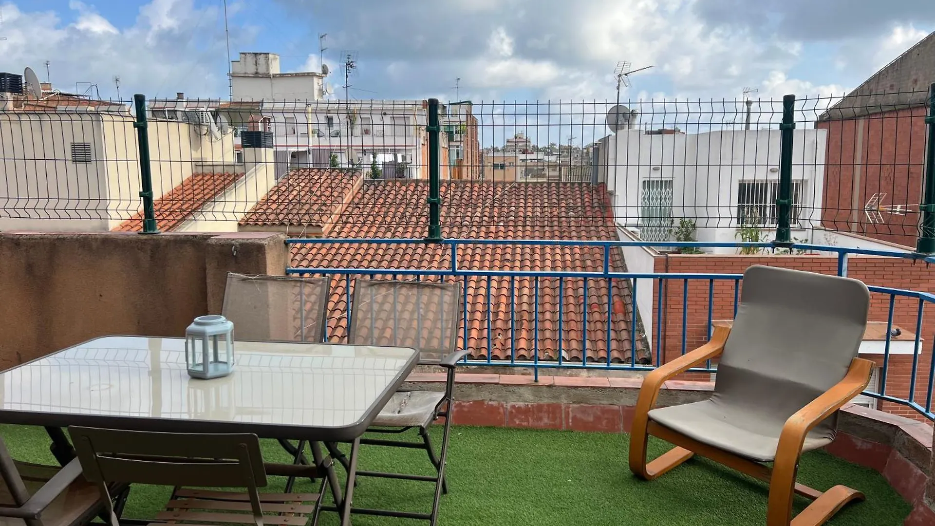 Private Double Room In A Shared Penthouse With Patios Sant Adria de Besos Hostel