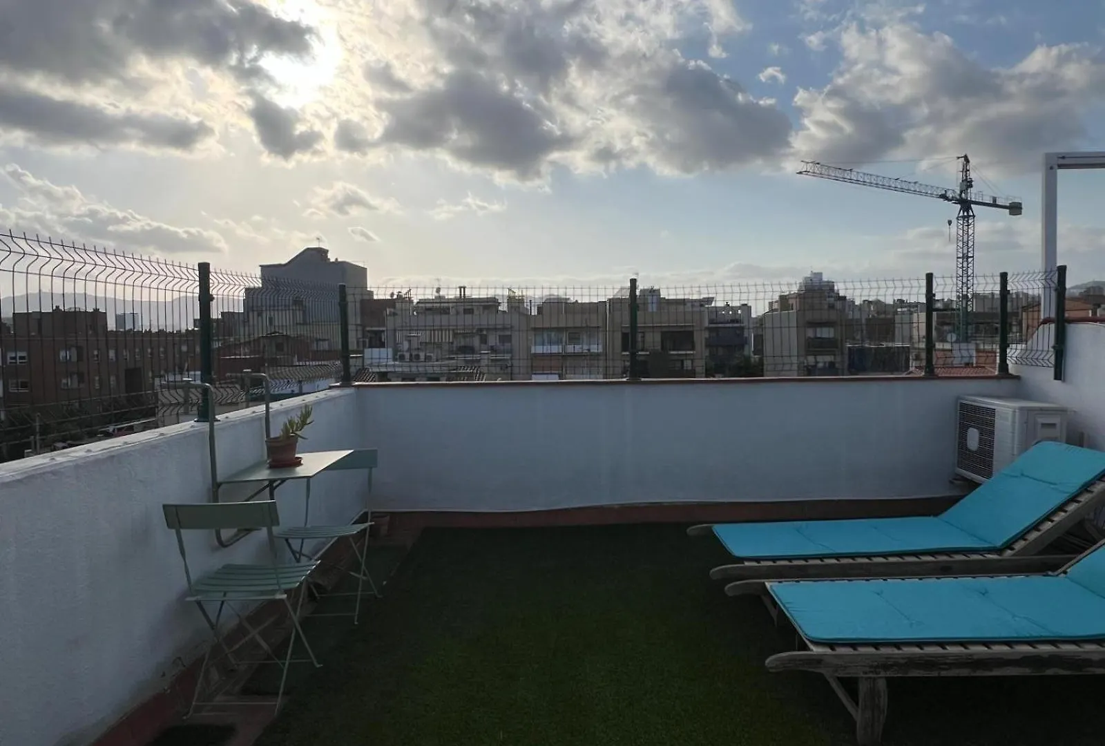 Hostel Private Double Room In A Shared Penthouse With Patios Sant Adria de Besos İspanya